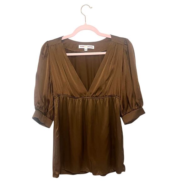 Amanda Uprichard Satin Brown Stretch Waist Low V-Neck  3/4 Cuff Sleeves Sz M - Picture 1 of 6